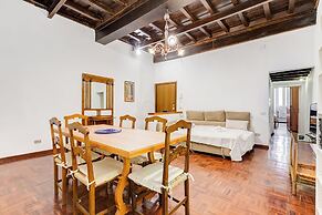 Spanish Steps Spacious Apartment