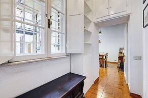 Spanish Steps Spacious Apartment