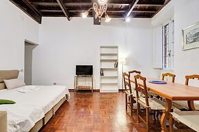 Spanish Steps Spacious Apartment