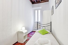 Spanish Steps Spacious Apartment