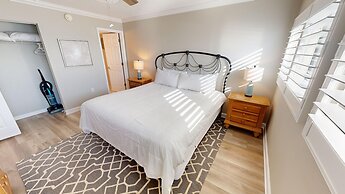 Beach House 202a 2 Bedroom Condo