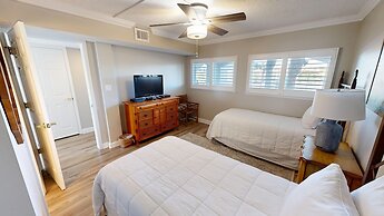 Beach House 202a 2 Bedroom Condo