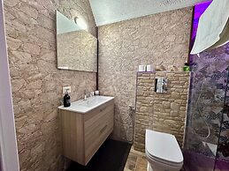 Window in the Stone Naples