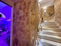 Window in the Stone Naples