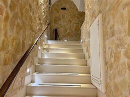 Window in the Stone Naples