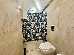 Window in the Stone Naples