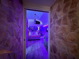 Window in the Stone Naples