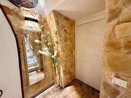 Window in the Stone Naples