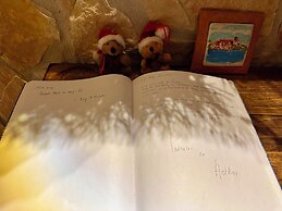 Window in the Stone Naples