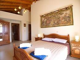 Villa Mandola in Tzamarelata