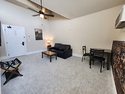 Historic Griffin Hotel