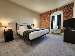 Historic Griffin Hotel