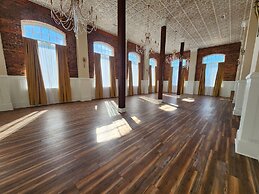 Historic Griffin Hotel