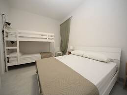 Modern Apartment Near the Beach