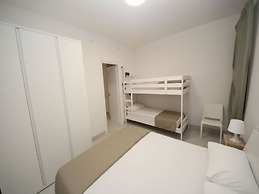 Modern Apartment Near the Beach