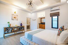 Full moon Bay hua hin Cha-am