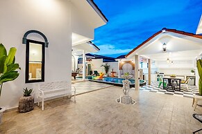 Full moon Bay hua hin Cha-am