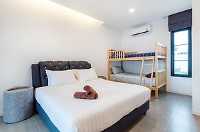 Full moon Bay hua hin Cha-am