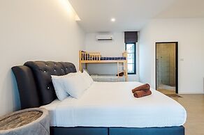 Full moon Bay hua hin Cha-am