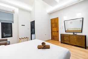 Full moon Bay hua hin Cha-am