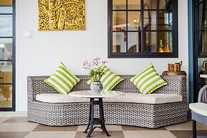 Full moon Bay hua hin Cha-am