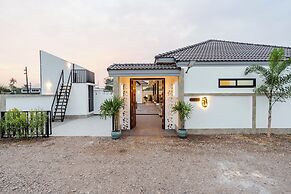 Full moon Bay hua hin Cha-am