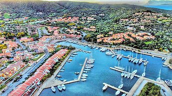 Residence with swimming pool in Ottiolu