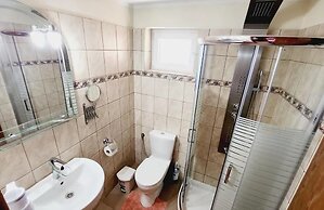 Alexandros 2 by Frangki