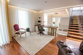 Valentina Residence by GuimaGold