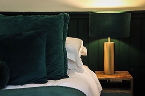 The Gateway Hotel