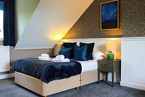 The Gateway Hotel