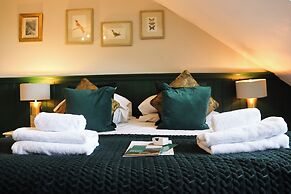 The Gateway Hotel