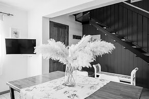 Cozy Mountain Cabins 5 min from Downtown SMA-CM by Apartments Bariloch