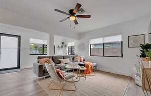 Boho Chic: 3BR Home With Pool