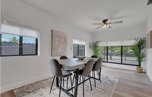 Boho Chic: 3BR Home With Pool