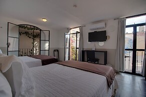 Hotel Punto 79