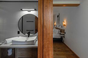 S Boutique Hotel