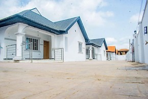 Mega Pavilion Suite and Apartment