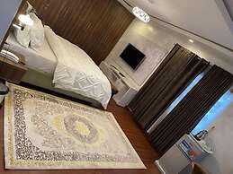Mega Pavilion Suite and Apartment