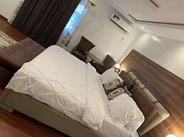 Mega Pavilion Suite and Apartment