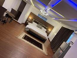 Lavish Apartment