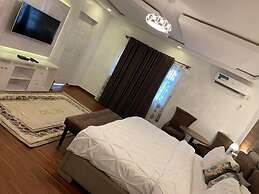 Lavish Apartment