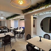 Sun on the bay beach hotel