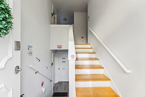 Rainier Guesthouse 3 Bedroom Duplex