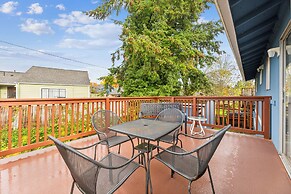 Rainier Guesthouse 3 Bedroom Duplex