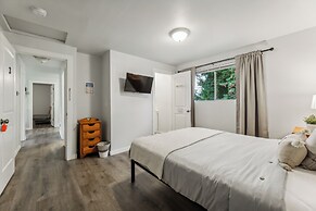 Rainier Guesthouse 3 Bedroom Duplex