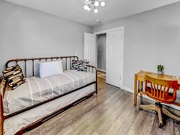 Paradise Hills Oasis 4 Bedroom Home