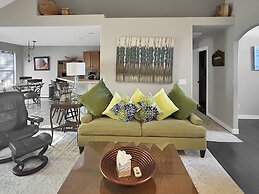 Paradise Hills Oasis 4 Bedroom Home