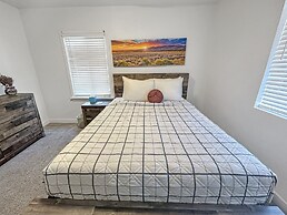 Serene Midtown Haus 3 Bedroom Home