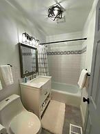 Serene Midtown Haus 3 Bedroom Home